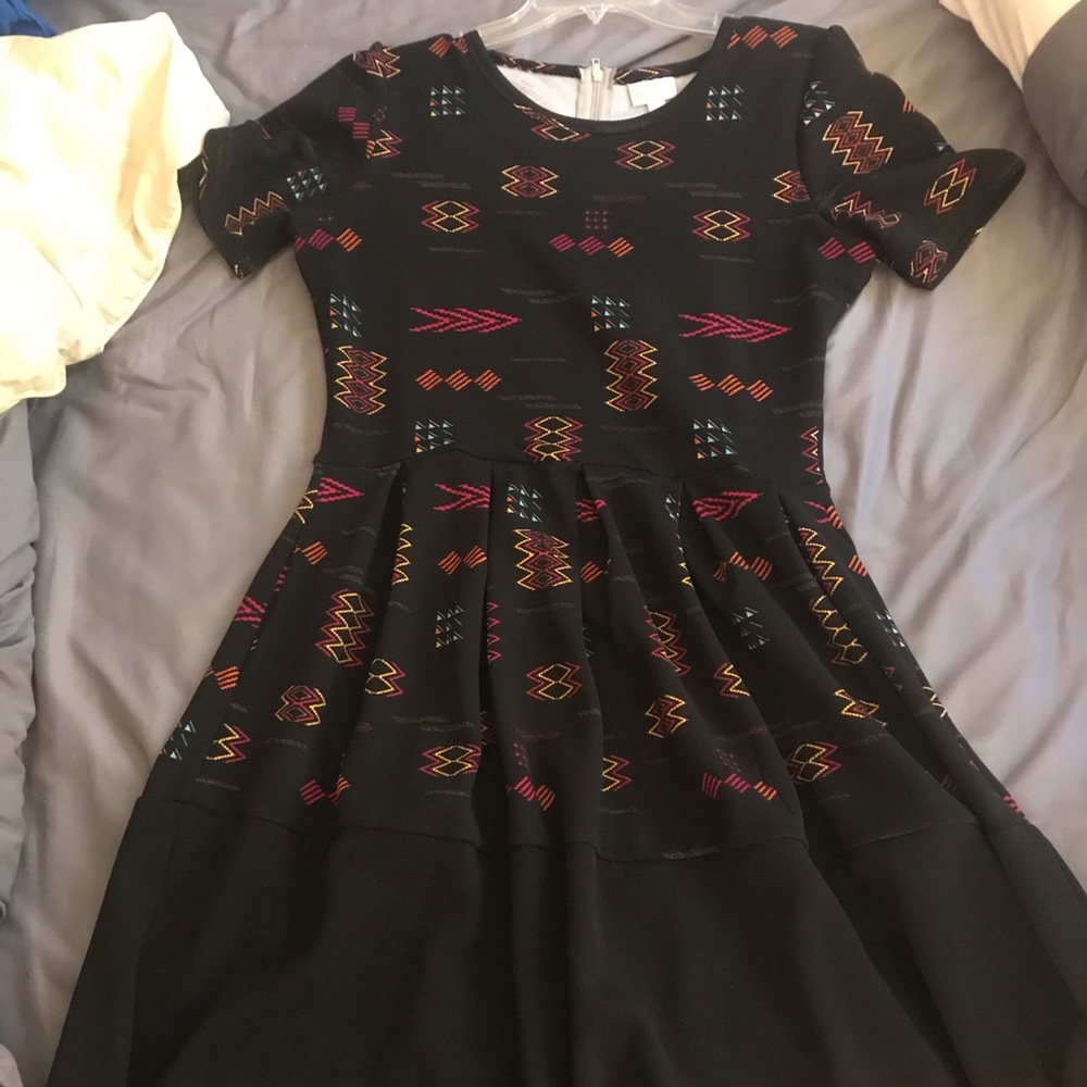 LuLaRoe Amelia — L